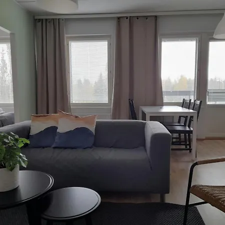 Convenient For 3 Huoneisto